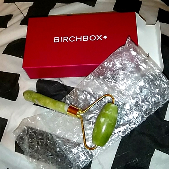 NWOT Relaxing Jade Roller - Picture 1 of 3